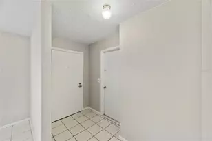 8124 Omaha Cir, Spring Hill, FL 34606 - Photo 5