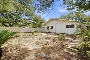 6121 Whiteway Dr, Tampa, FL 33617 - Photo 25