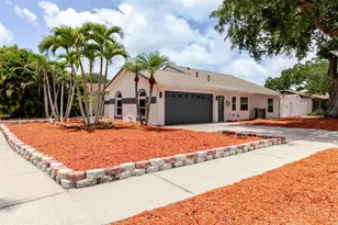 8949 106th Ave N, Seminole, FL 33777 - Photo 3