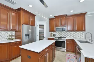 16012 Loneoak View Dr, Lithia, FL 33547 - Photo 9