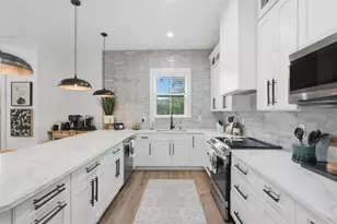 1727 Maryland Ave NE, Saint Petersburg, FL 33703 - Photo 13