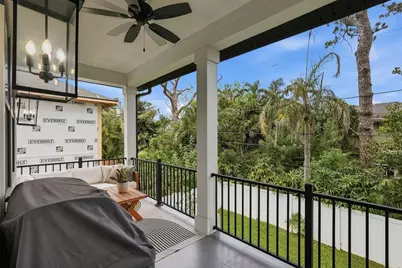 1727 Maryland Avenue NE, Saint Petersburg, FL 33703 - Photo 15