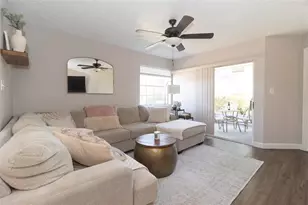 6916 Stonesthrow Cir N, Saint Petersburg, FL 33710 - Photo 7