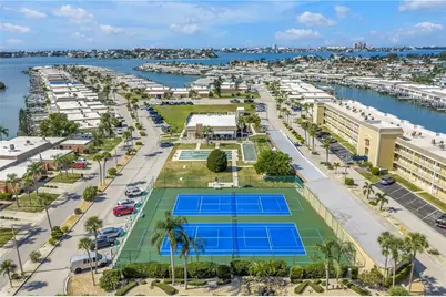 93 Boca Ciega Point Boulevard N #93, Saint Petersburg, FL 33708 - Photo 7