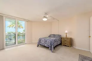 690 Island Way, Clearwater Beach, FL 33767 - Photo 17