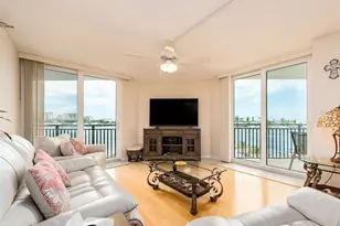690 Island Way, Clearwater Beach, FL 33767 - Photo 9