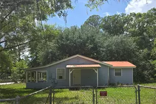 1007 Hawthorn St, Zephyrhills, FL 33540 - Photo 5