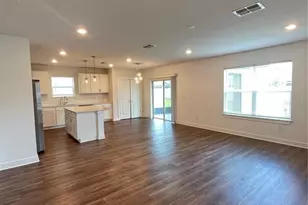 30555 Thunderbird Dr, Wesley Chapel, FL 33545 - Photo 3