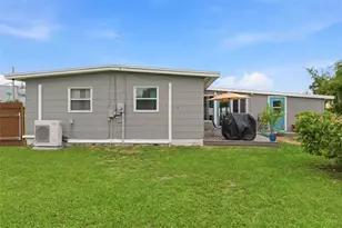 100 Avery Ave, Crystal Beach, FL 34681 - Photo 35