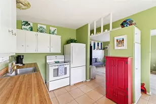 100 Avery Ave, Crystal Beach, FL 34681 - Photo 19