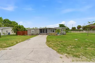 100 Avery Ave, Crystal Beach, FL 34681 - Photo 7