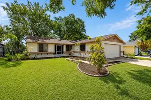 627 Timber Bay Cir W, Oldsmar, FL 34677 - Photo 1