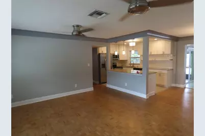 2434 65th Street N, Saint Petersburg, FL 33710 - Photo 3