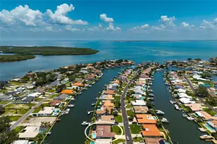 2011 Michigan Ave NE, Saint Petersburg, FL 33703 - Photo 17