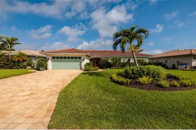 2011 Michigan Avenue NE, Saint Petersburg, FL 33703 - Photo 7