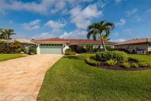 2011 Michigan Ave NE, Saint Petersburg, FL 33703 - Photo 7