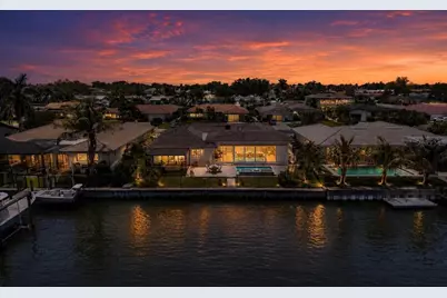 2011 Michigan Avenue NE, Saint Petersburg, FL 33703 - Photo 3