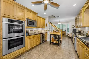 732 and 732 1/2 NE Oak St, Saint Petersburg, FL 33701 - Photo 25