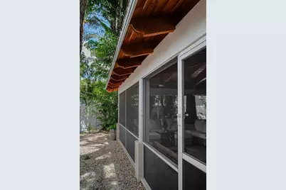 732 and 732 1/2 NE Oak Street, Saint Petersburg, FL 33701 - Photo 49