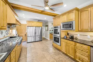 732 NE Oak St, Saint Petersburg, FL 33701 - Photo 29