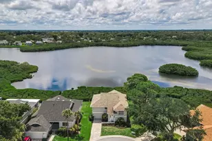 1015 Teal Pointe, Tarpon Springs, FL 34689 - Photo 5