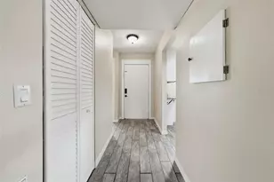 3821 N Oak Dr, Tampa, FL 33611 - Photo 3