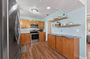 14728 Bay Dr, Largo, FL 33774 - Photo 13