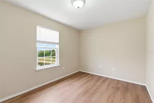 8961 Turnstone Haven Pl, Tampa, FL 33619 - Photo 9
