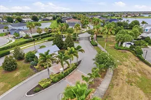 12261 Blue Pacific Dr, Riverview, FL 33579 - Photo 41