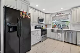 9834 87th St, Seminole, FL 33777 - Photo 9