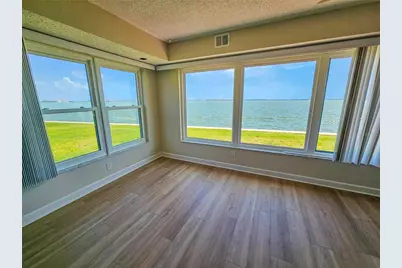 5900 Shore Boulevard S #101, Gulfport, FL 33707 - Photo 11