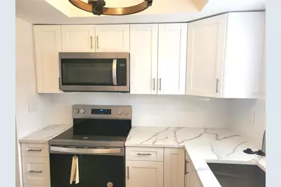 1835 Maryland Avenue NE, Saint Petersburg, FL 33703 - Photo 3