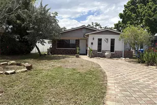 1835 Maryland Ave NE, Saint Petersburg, FL 33703 - Photo 1
