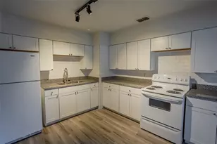 1102 Sunset Point Rd, Clearwater, FL 33755 - Photo 5
