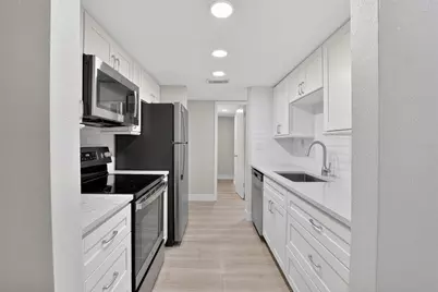 3795 41st Lane S #A, Saint Petersburg, FL 33711 - Photo 5