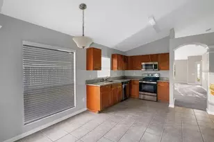 31115 Hannigan Pl, Wesley Chapel, FL 33543 - Photo 13