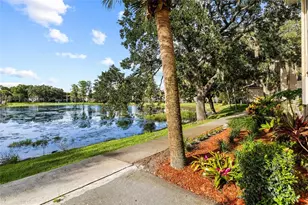 10360 Carrollwood Ln, Tampa, FL 33618 - Photo 11