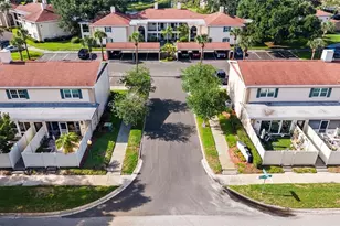 10360 Carrollwood Ln, Tampa, FL 33618 - Photo 15