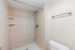 10360 Carrollwood Ln, Tampa, FL 33618 - Photo 31