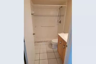 2424 W Tampa Bay Blvd #M-201, Tampa, FL 33607 - Photo 17