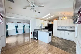35151 Danny Dr, Zephyrhills, FL 33541 - Photo 11