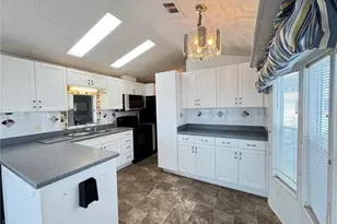 35151 Danny Dr, Zephyrhills, FL 33541 - Photo 15