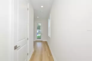 1913 W Beach St, Tampa, FL 33607 - Photo 3