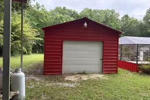 12253 E Berry Ln, Floral City, FL 34436 - Photo 13
