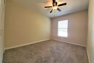 9870 Ashburn Lake Dr, Tampa, FL 33610 - Photo 19