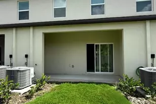2541 Sunray Venus Wy, Ruskin, FL 33570 - Photo 3