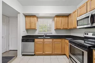 10344 Carrollwood Ln, Tampa, FL 33618 - Photo 7