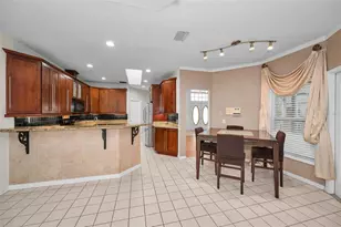 2714 Resnik Cir W, Palm Harbor, FL 34683 - Photo 15