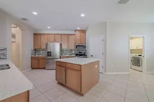 11318 Coventry Grove Cir, Lithia, FL 33547 - Photo 13