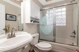 10532 67th Ave, Seminole, FL 33772 - Photo 9